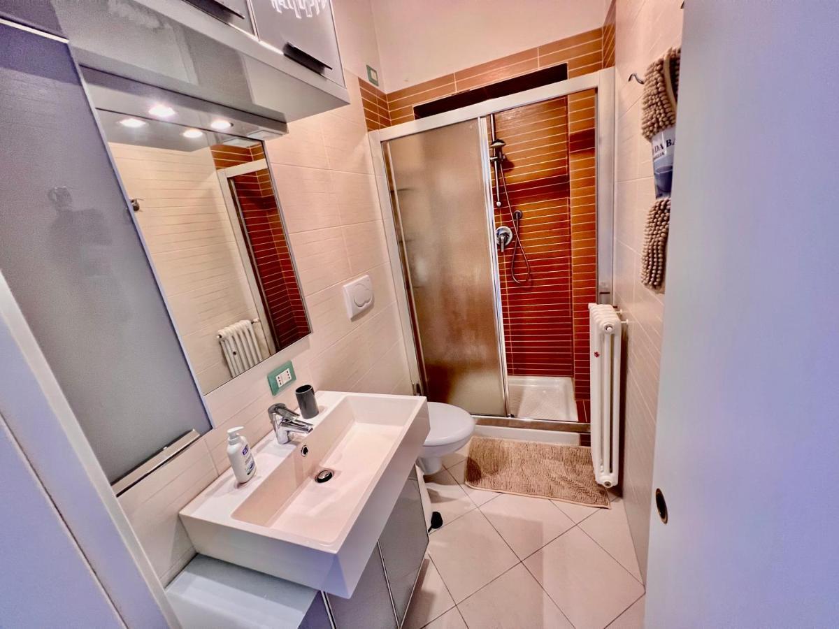 Divina Luxury Apartment With Jacuzzi Near The Lake コモ エクステリア 写真