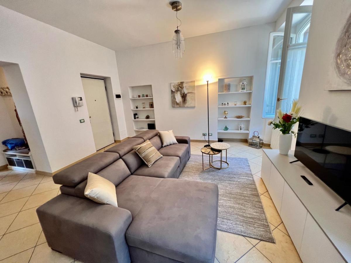 Divina Luxury Apartment With Jacuzzi Near The Lake コモ エクステリア 写真
