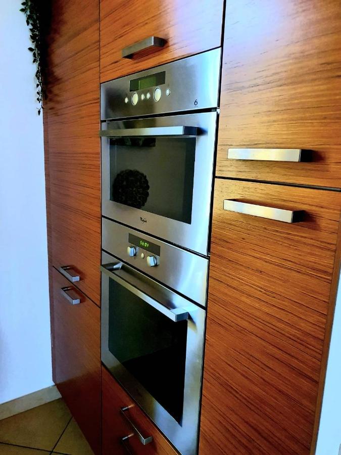 Divina Luxury Apartment With Jacuzzi Near The Lake コモ エクステリア 写真